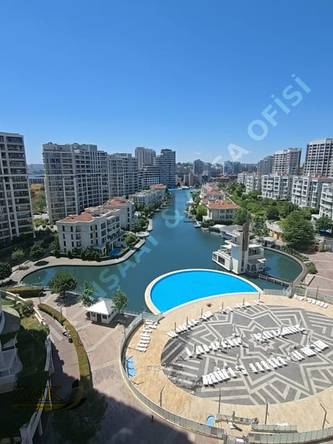 1324792266 İSTANBUL SARAYI SİTESİNDE MUHTEŞEM MANZARALI 2+1 SATILIK DAİRE