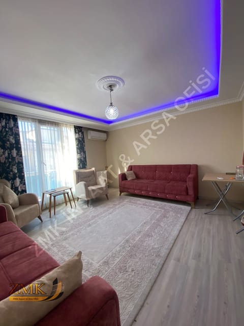 ESENYURT'TA TALATPAŞA MAHALLESİ'NDE GENİŞ AİLELERE UYGUN SATILIK DAİRE